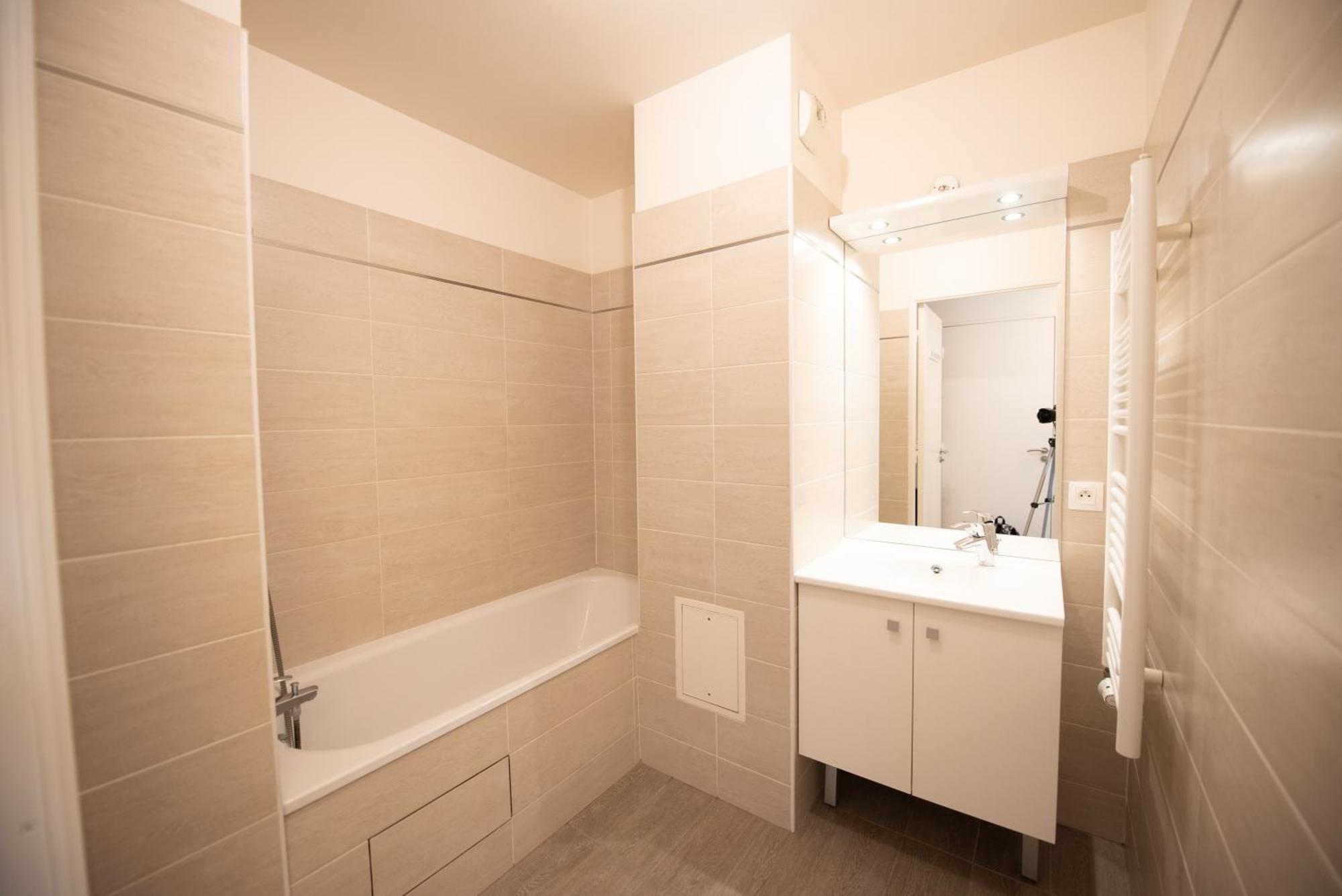 Appartements De 2 Ou 3 Chambres A 40 Minutes De Paris Courcouronnes Værelse billede